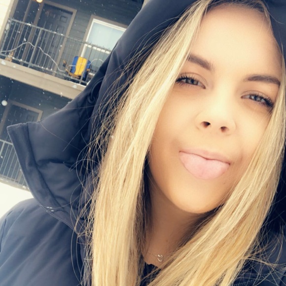 Meet your Posher, Chloe - Picture 1 of 1